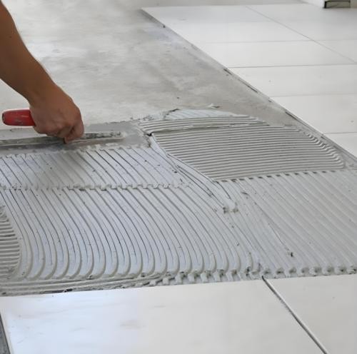 砖工施工实拍：瓷砖胶薄贴